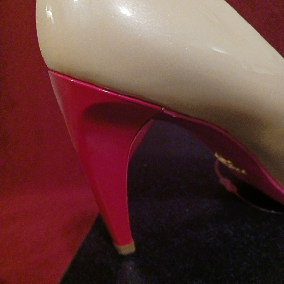 Like NEW PRADA Shoes - ONLY $225! ORIGINALLY $700 - Picture 3 of 15